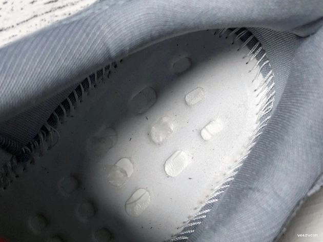 700 FV8424 v2 Adidas Yeezy Hospital Blue Boost 1012